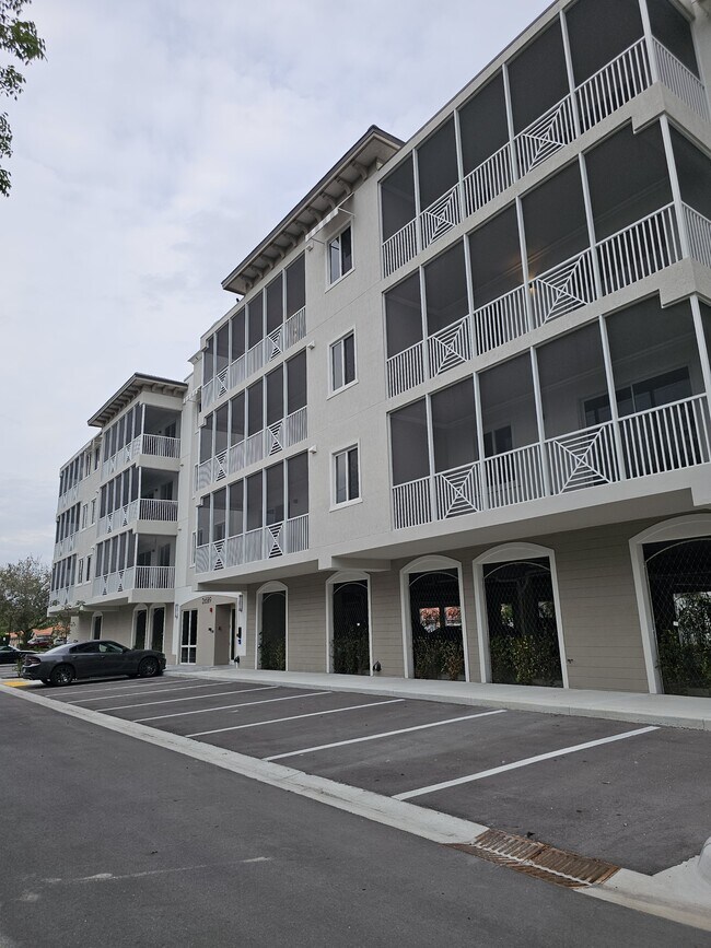 Building Photo - 26589 Rosewood Pointe Dr