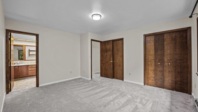 Building Photo - 1001 Walz Ave