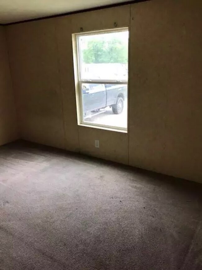 Building Photo - 6142 Ridge Dr