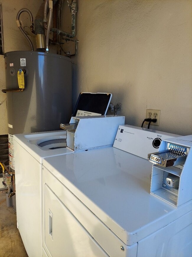 Building Photo - 55 and older 1 Bed, 1 Bath North Park $500 Move-in Credit