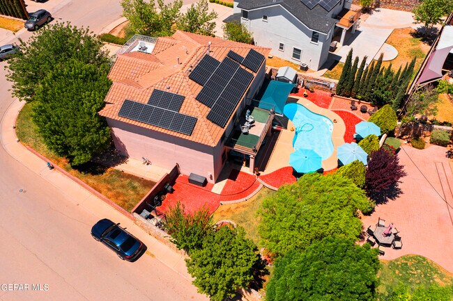 Building Photo - 1091 Los Moros Dr