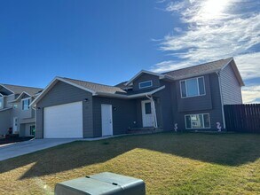 Building Photo - 4 BED | 3 BATH | SPLIT-FOYER | BOX ELDER