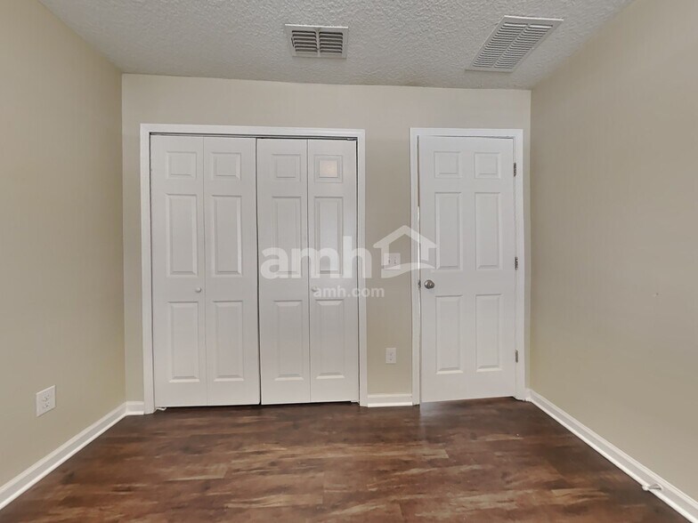 Building Photo - 6126 Sage Willow Way