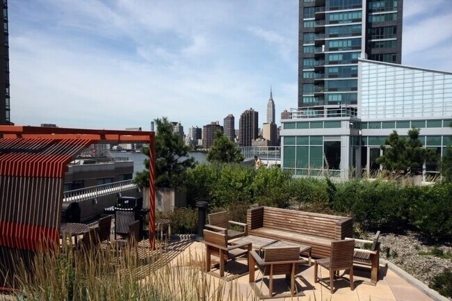 Building Photo - 2 bedroom in Long Island City NY 11109