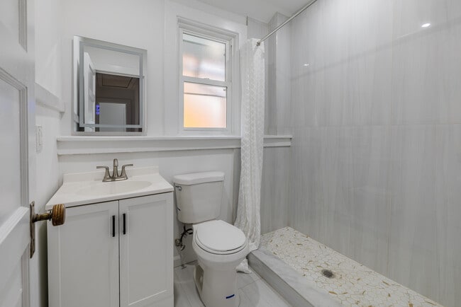 Building Photo - 400 East Ave