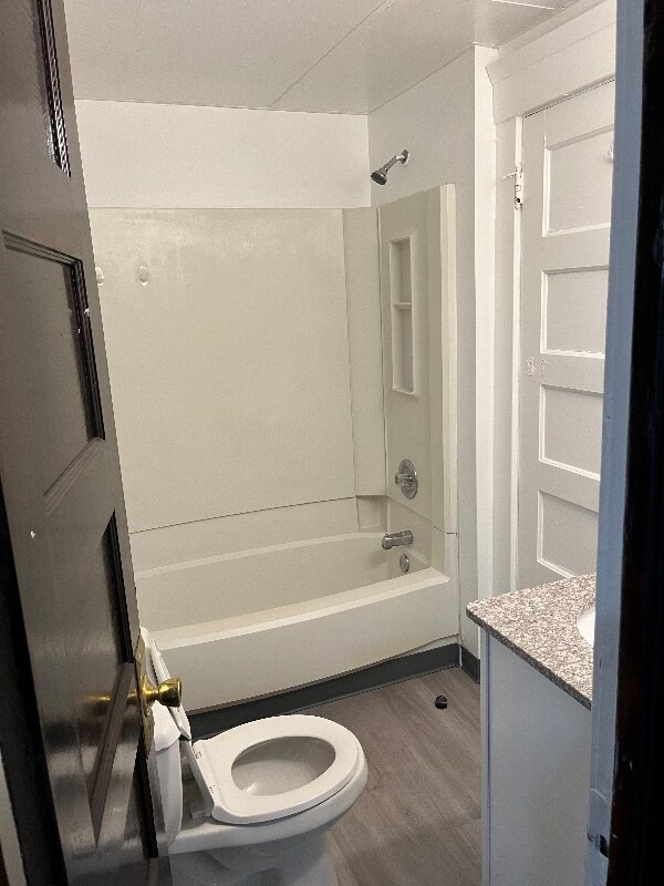 Building Photo - 315 9th St NE