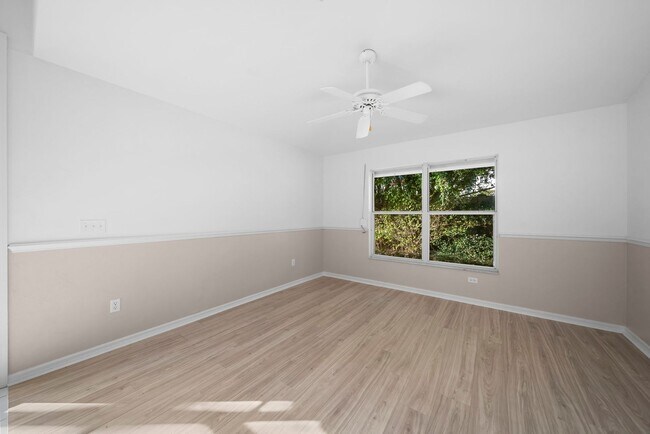 Building Photo - Annual Rental in Briarwood - 3 Bed 2 Bath Condo