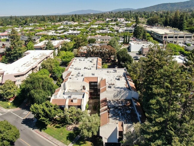 Building Photo - 226 W Edith Ave