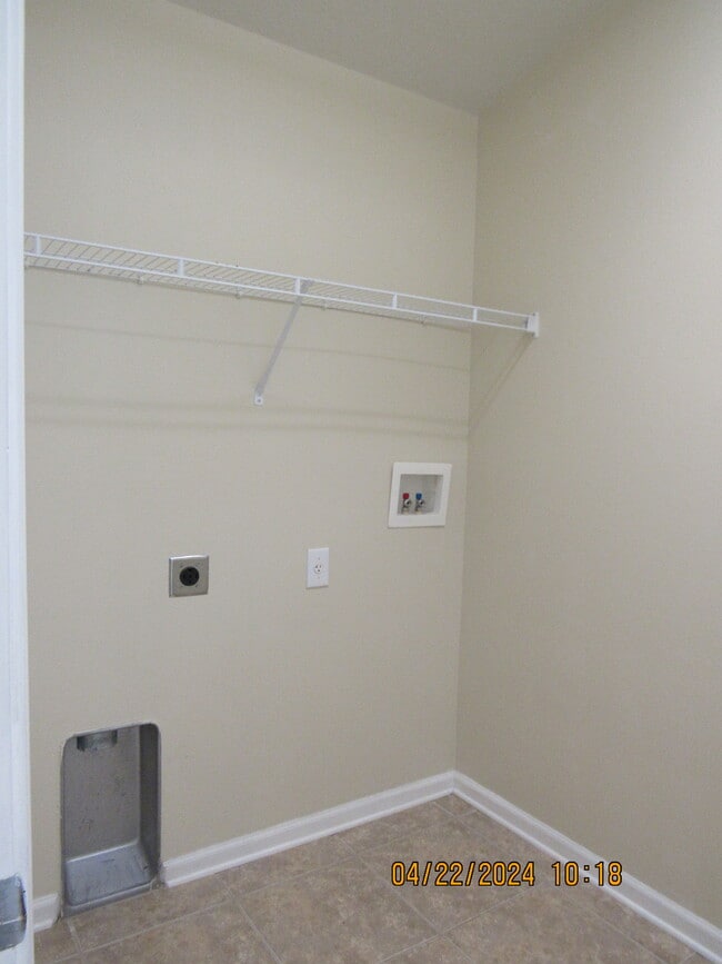 Building Photo - 14703 Wake Robin Dr