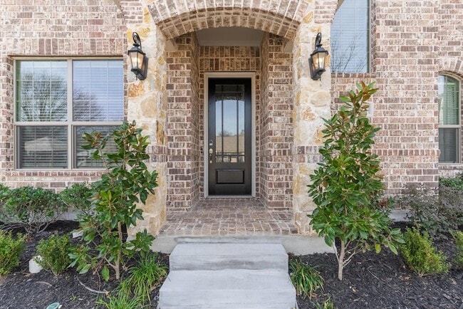 Building Photo - 2225 Apex Dr