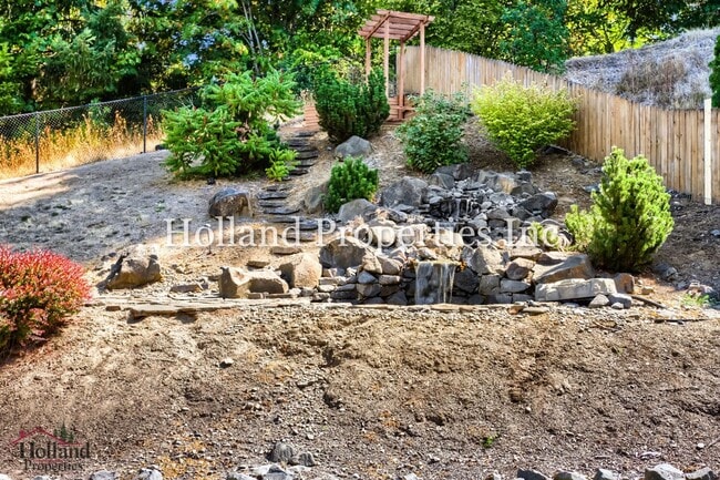 Building Photo - 16308 SW Timberland Dr