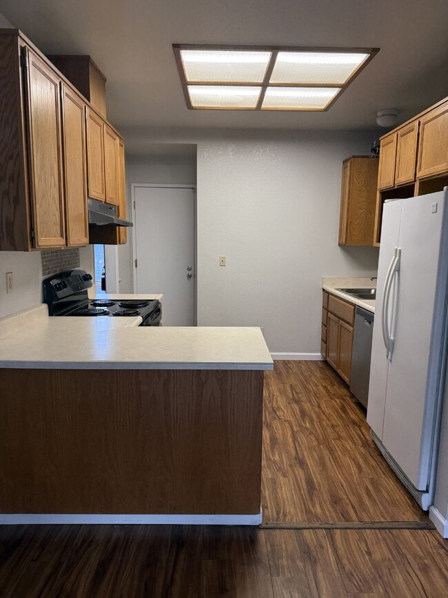 Building Photo - Charming 2-Bedroom, 2.5-Bath Home Just a Short Walk to Downtown Pleasanton