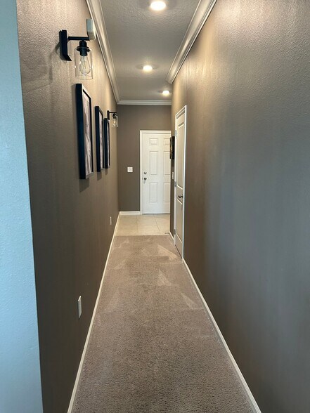 Building Photo - 8752 Sportsman Lp