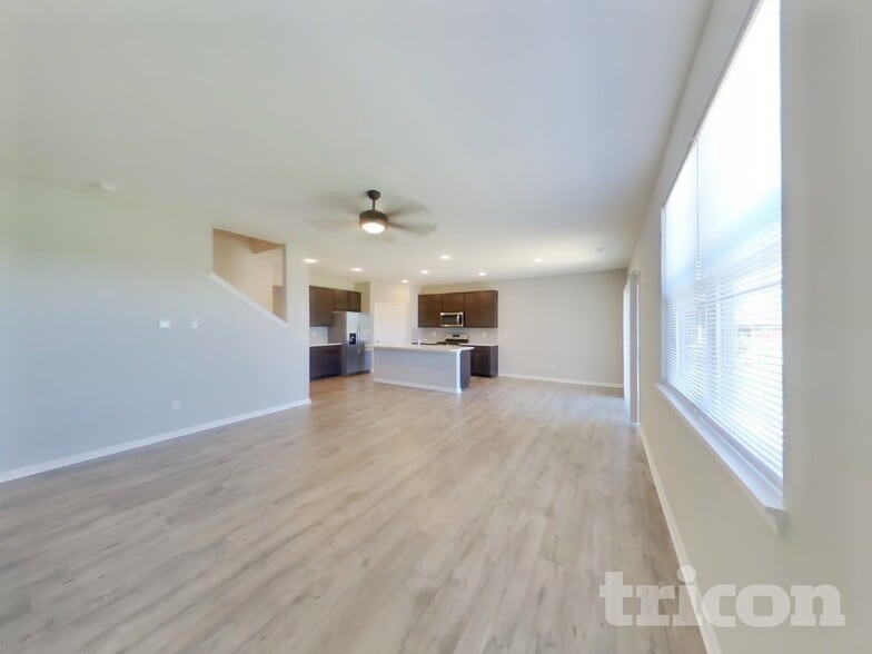 Building Photo - 1658 Fairmount Dr
