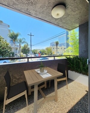 Interior Photo - 1310 Wellesley Ave