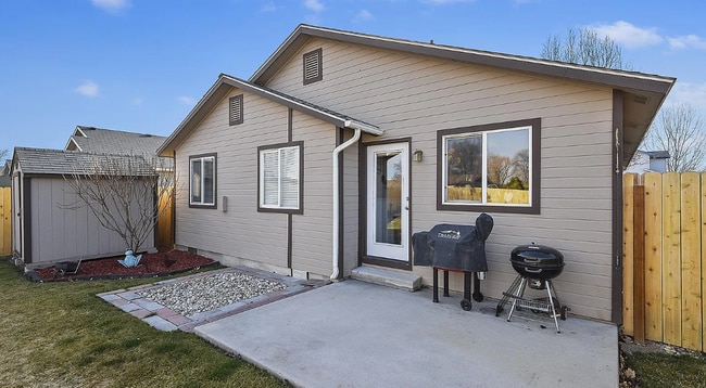 Building Photo - 928 Aspen Grove St