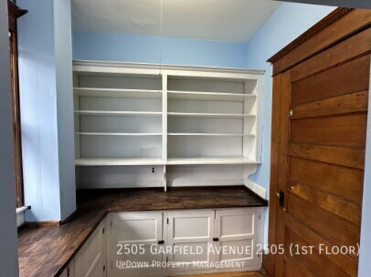 Building Photo - 2505 Garfield Ave
