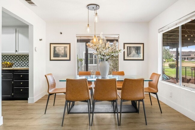 Building Photo - CANYON LAKE 3 BED 2 BATH ON GOLF COURSE