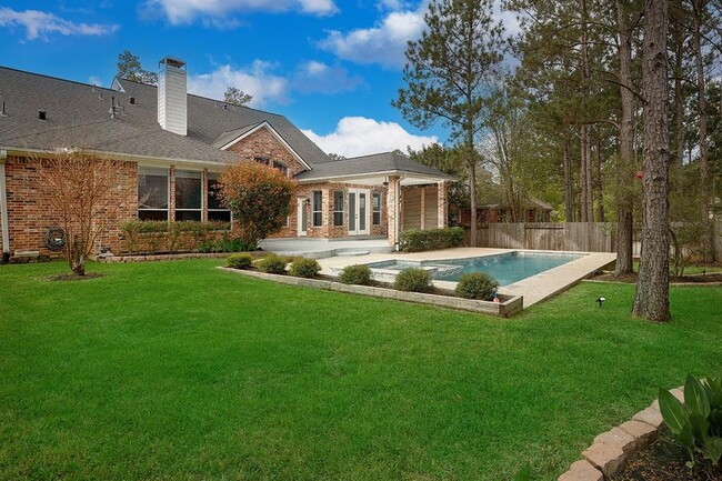Building Photo - 83 E French Oaks Cir