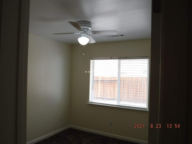 Building Photo - 1316 Windsor Dr