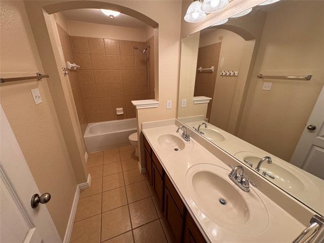 Building Photo - 3011 Clear Springs Dr