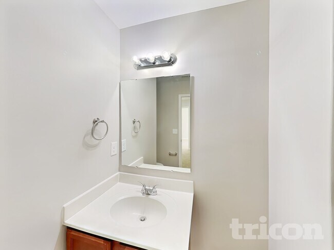 Building Photo - 6432 Pennacook Dr