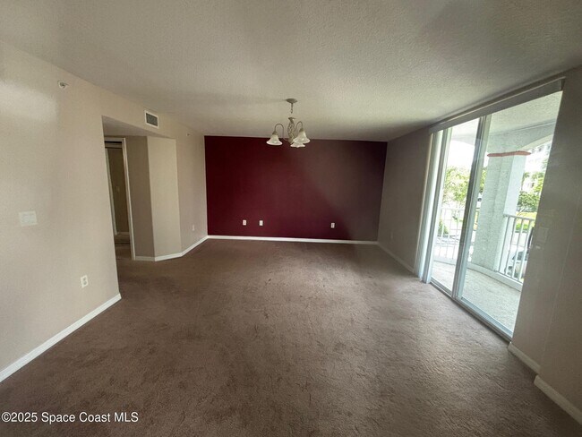 Building Photo - 8922 Laguna Ln