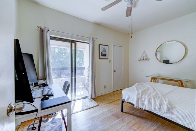 Building Photo - 2213 S Braeswood Blvd