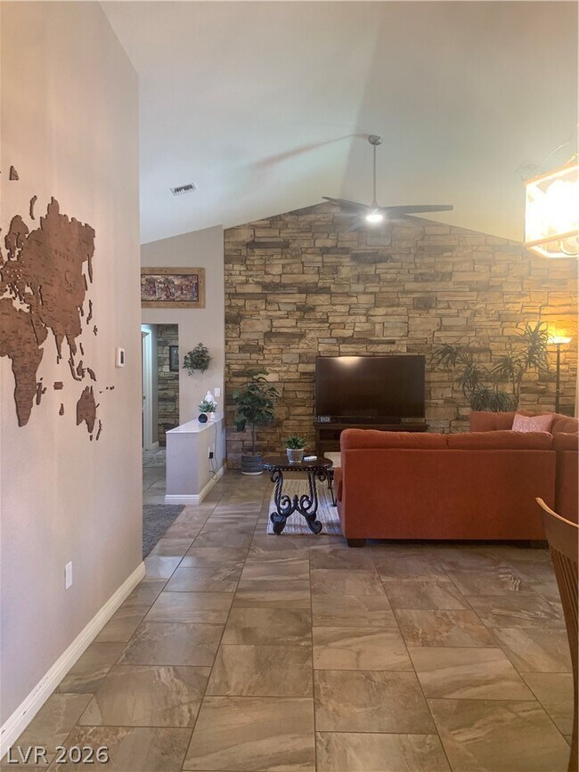 Building Photo - 2924 Crown Ridge Dr