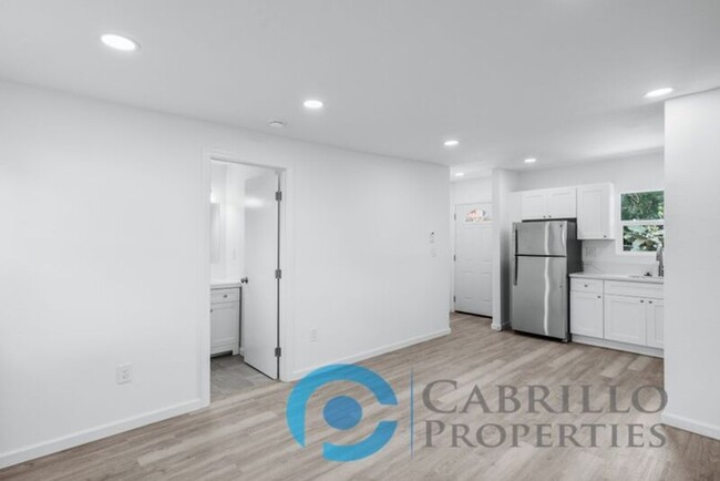 Building Photo - 2527 Tuberose St