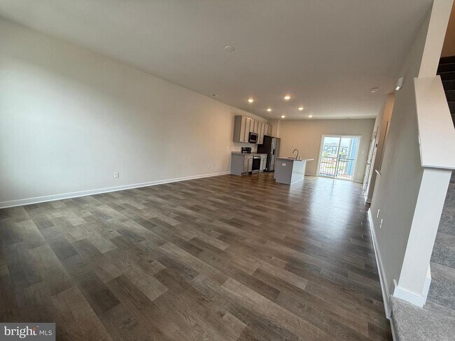 Building Photo - 2125 Grand Reserve Ln