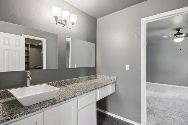 Building Photo - 2817 Green Canyon Dr