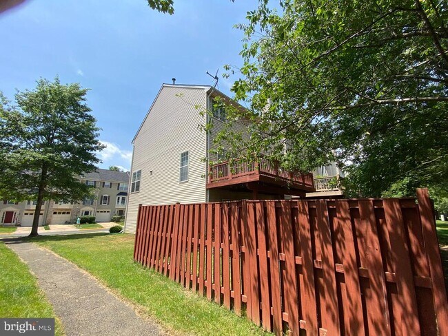 Building Photo - 6555 Kelsey Point Cir