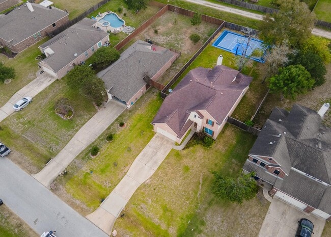 Building Photo - 33010 Greenfield Forest Dr
