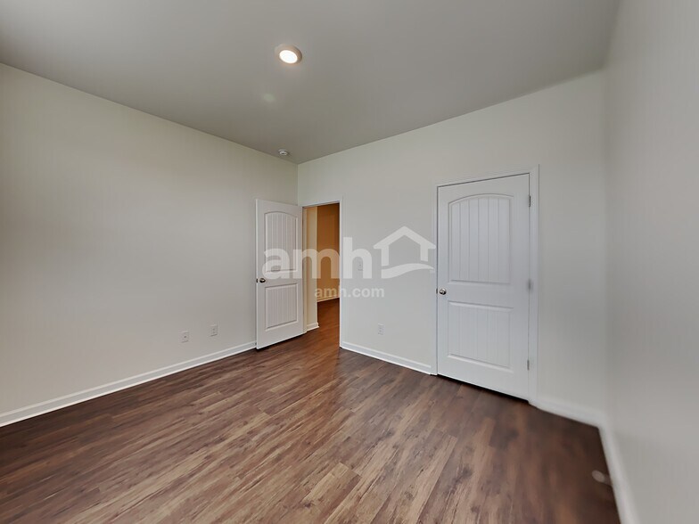 Building Photo - 304 Tessa Grace Wy