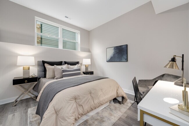 Building Photo - 1631 N Lawndale Ave