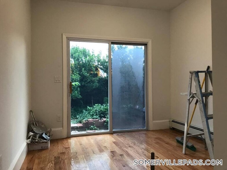 Building Photo - 58 Medford St