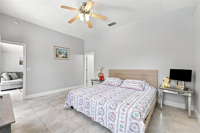 Building Photo - 2537 Chatham Cir