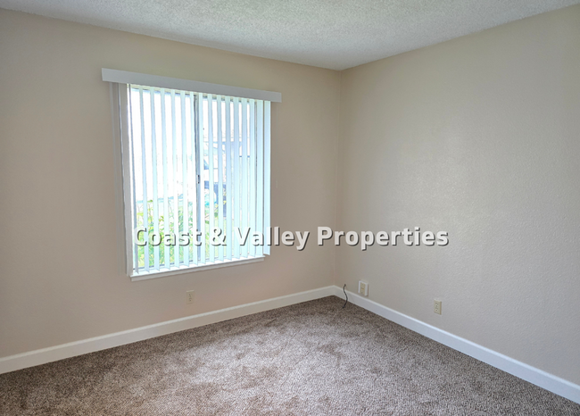 Building Photo - Salinas Home for RENT!!!
