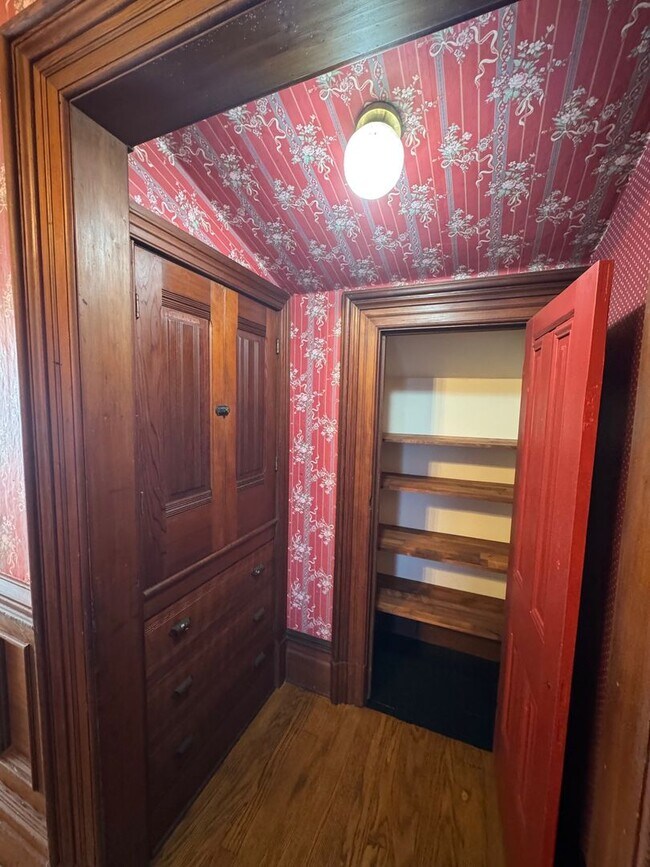 Building Photo - 801 Summer St