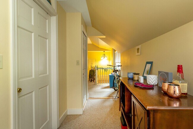 Building Photo - 17 Walker St