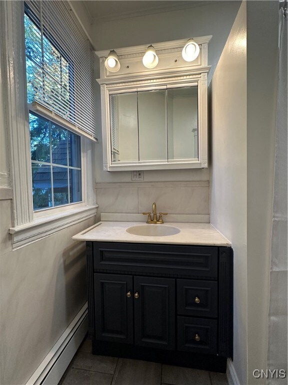 Building Photo - 1725 James St