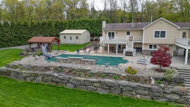 Building Photo - 809 Highland Lake Rd