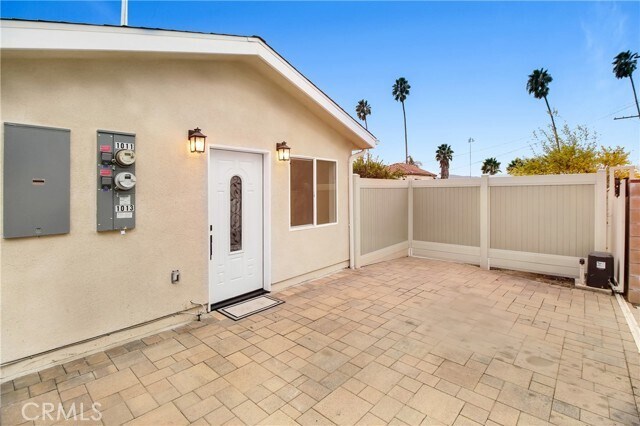 Building Photo - 1013 E Angeleno Ave