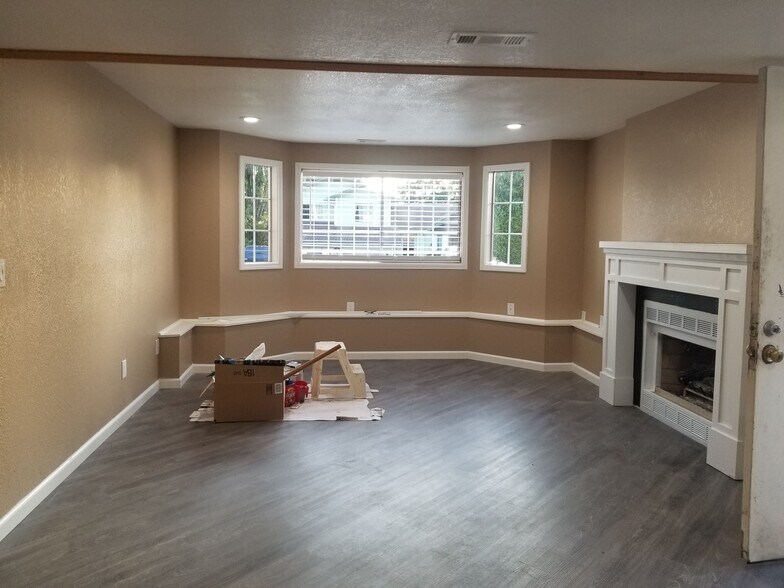 Building Photo - 24028 25th Ave S