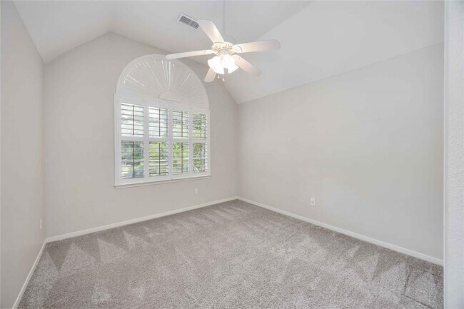 Building Photo - 11 Alden Glen Ct