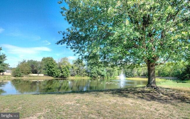 Building Photo - 1301 Hawthorne Ct