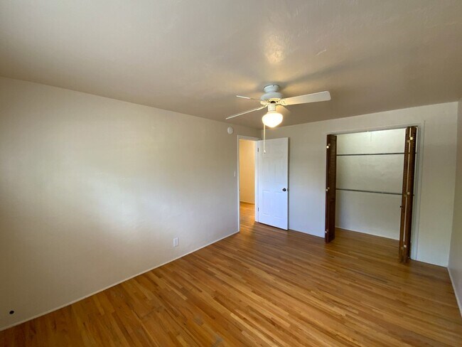 Building Photo - 3 Bedroom Single Story Home Available Near...