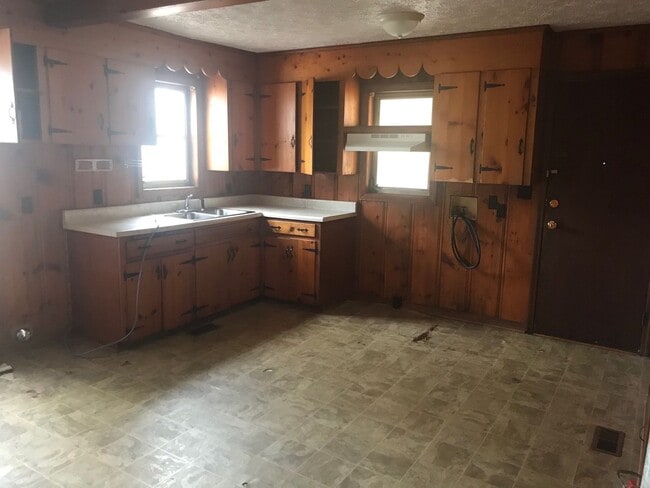 Building Photo - 1310 Stroud Ave