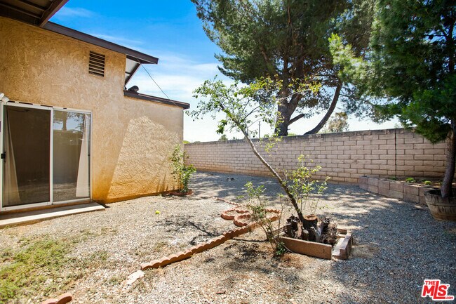 Building Photo - 5464 Evelyn Dr